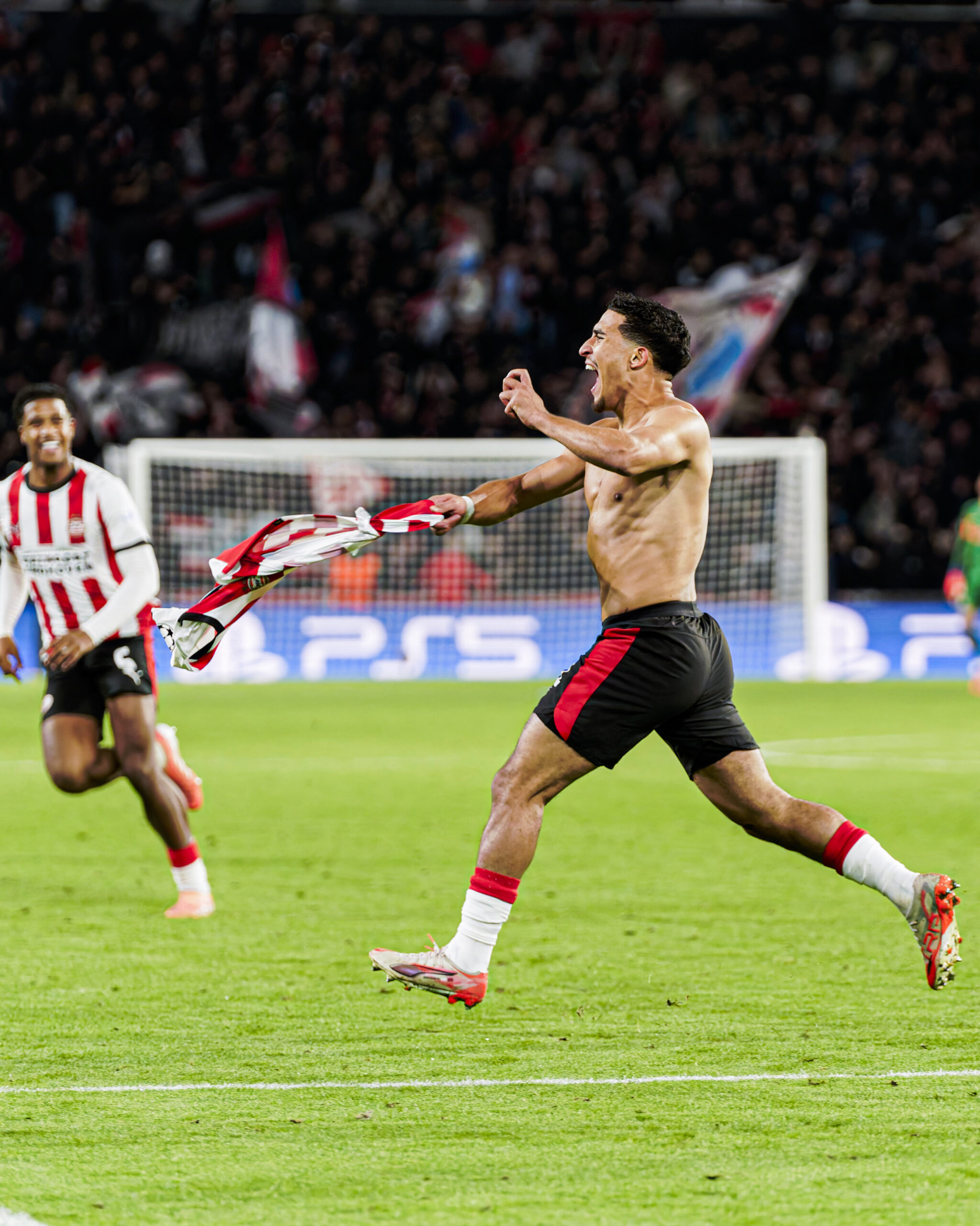 EINDHOVEN, NETHERLANDS - OCTOBER 21: Couhaib Driouech of PSV Eindhoven celebrates after scoring his teams sixth goal during the UEFA Champions League 2025/26 League Phase MD3 match between PSV Eindhoven and SSC Napoli at Philips Stadion on October 21, 2025 in Eindhoven, Netherlands. (Photo by Kevin Senders/MTB Photo)